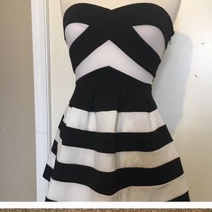Black and white mini sleeveless Tobi dress small